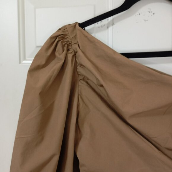 OlivaCeous Top Size M Ruched Sleeve & Draped Sash Detail One-Shoulder - Picture 4 of 13